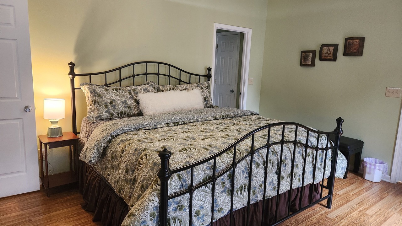 Photo of Bedroom in Eagle Rock