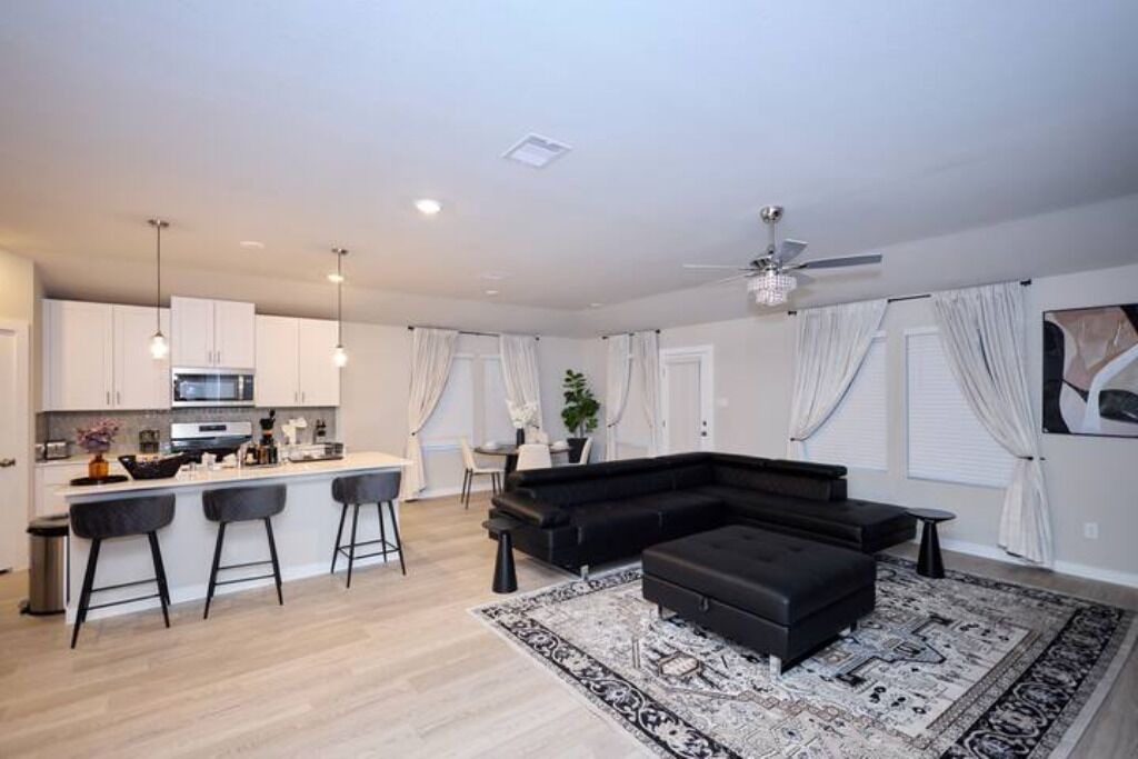 Photo of Livingroom in Pecan Grove