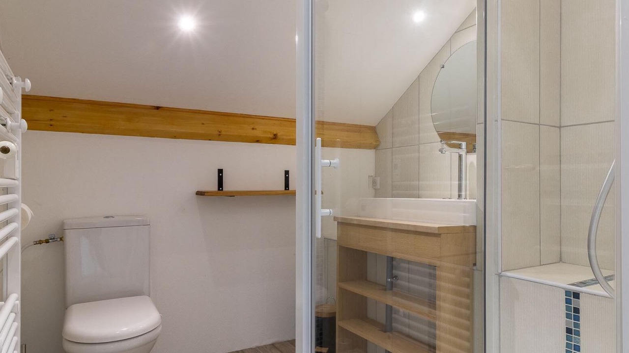 Photo of Bathroom in Charbonnieres-les-Varennes