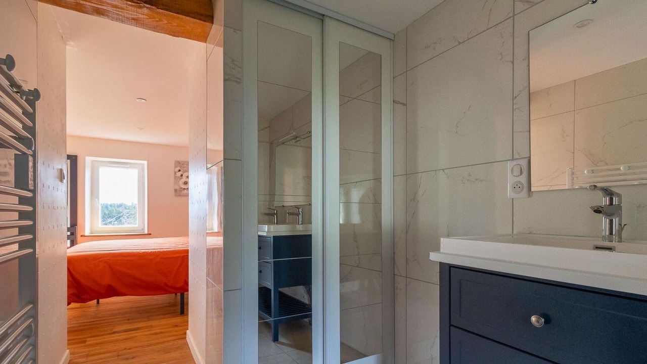Photo of Bedroom in Charbonnieres-les-Varennes