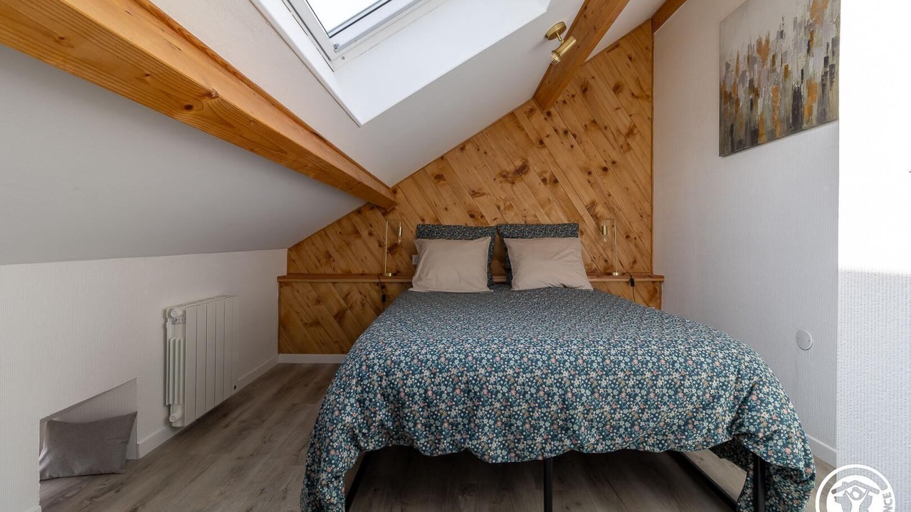 Photo of Bedroom in Charbonnieres-les-Varennes