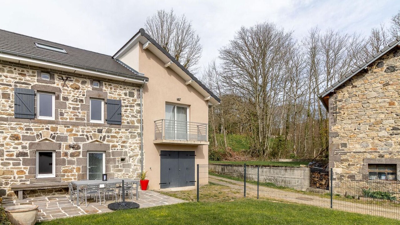 Photo of Outdoor in Charbonnieres-les-Varennes