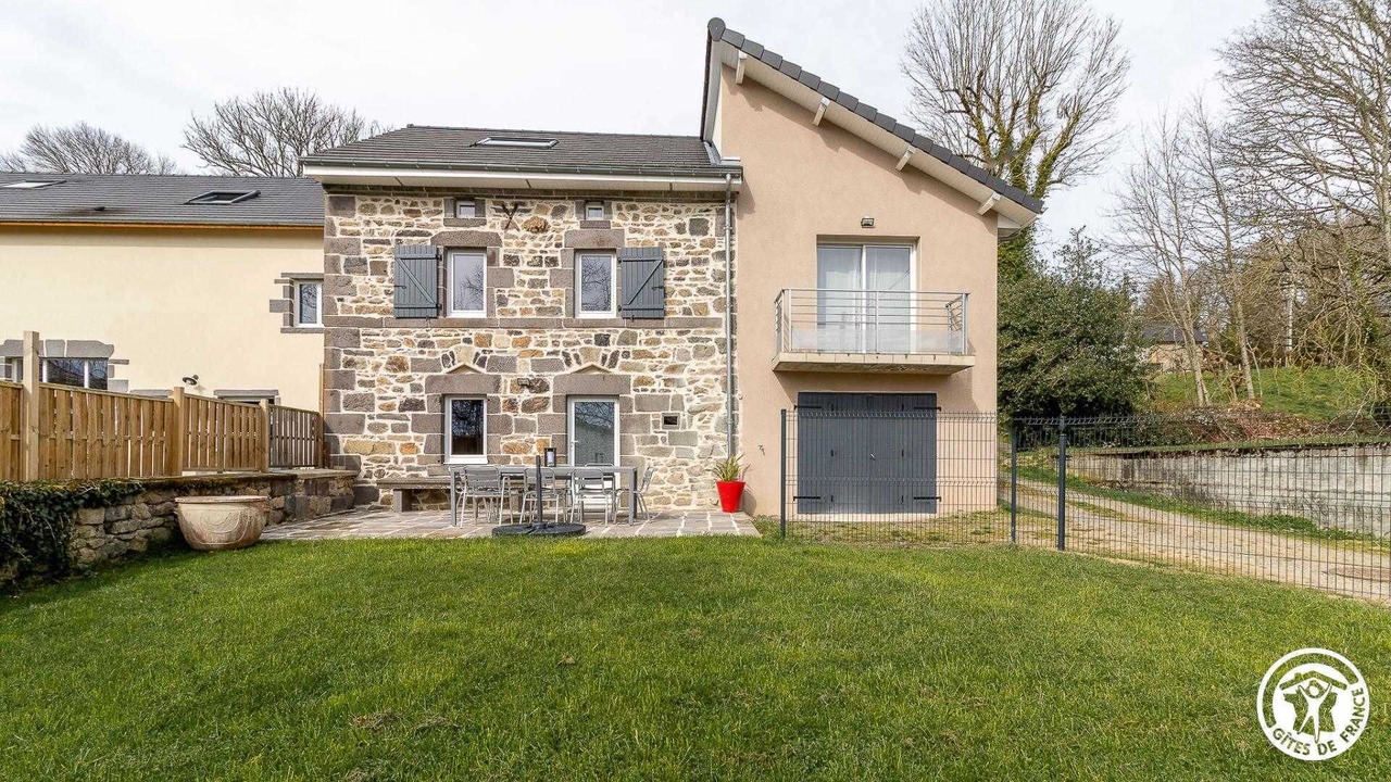 Photo of Outdoor in Charbonnieres-les-Varennes