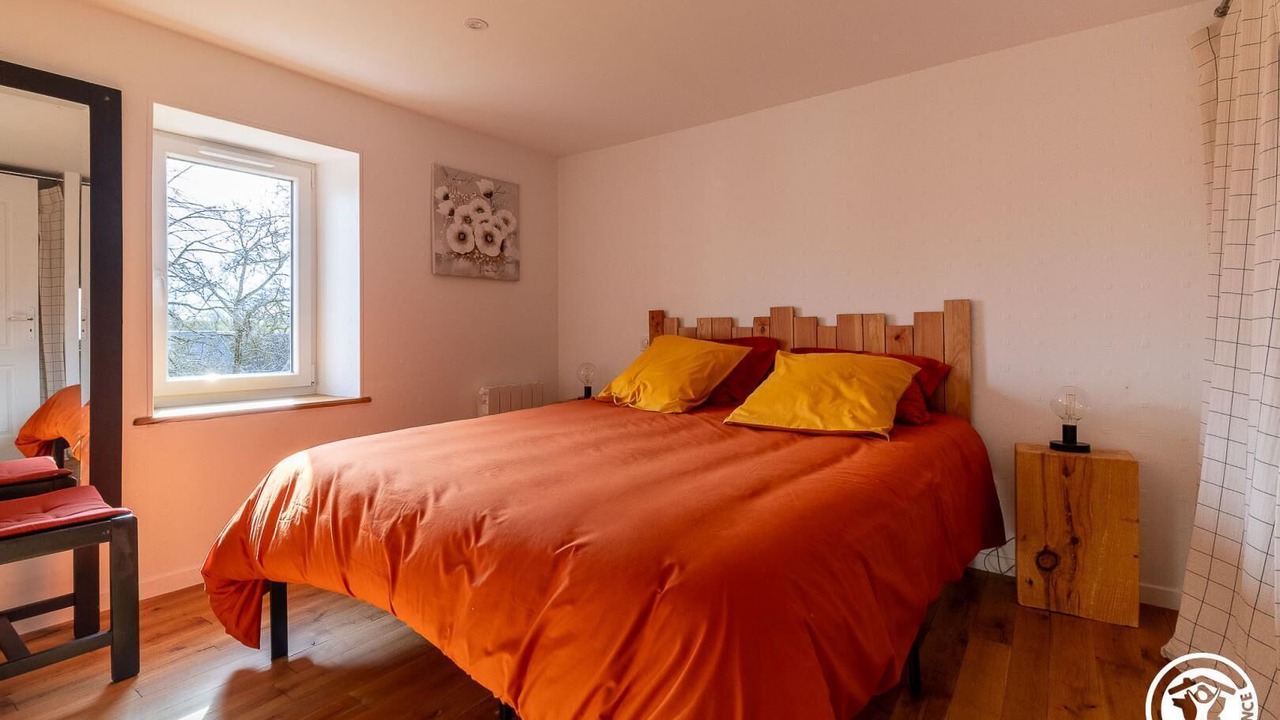 Photo of Bedroom in Charbonnieres-les-Varennes