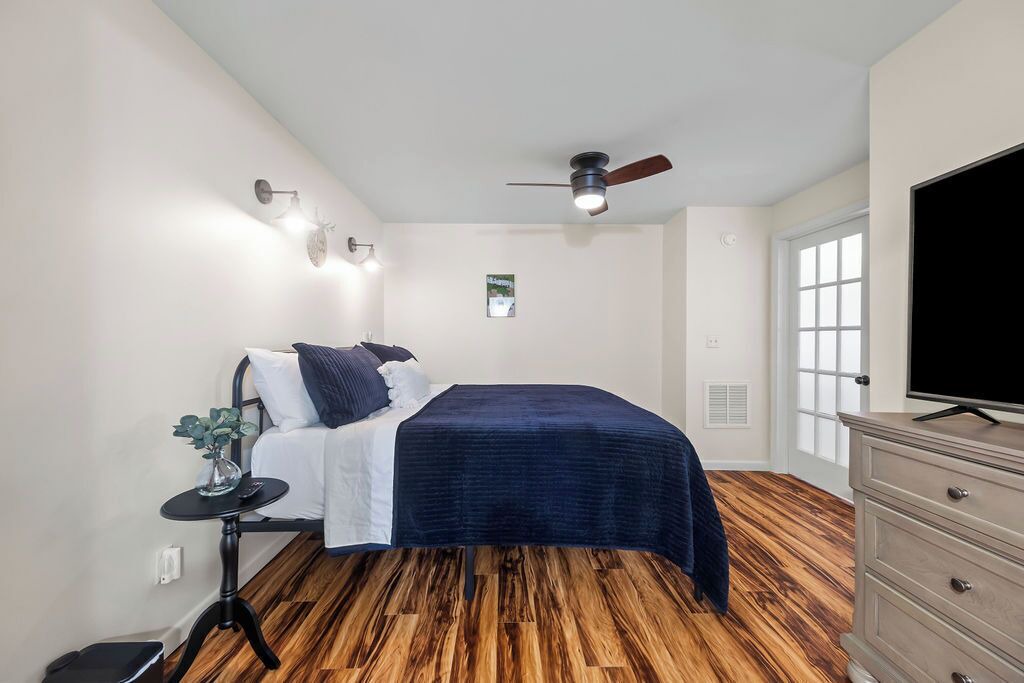Photo of Bedroom in Eureka Springs Historic District