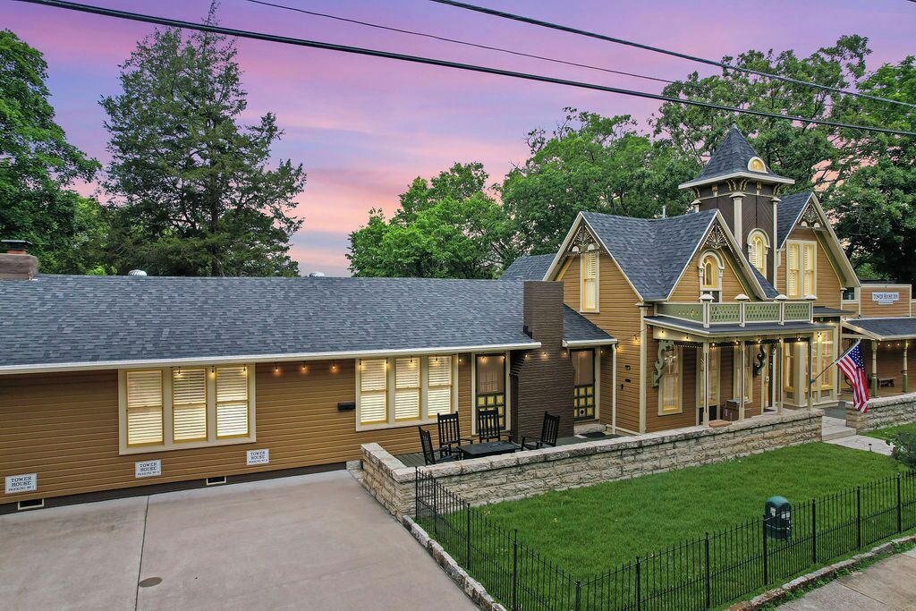 Photo of Others in Eureka Springs Historic District
