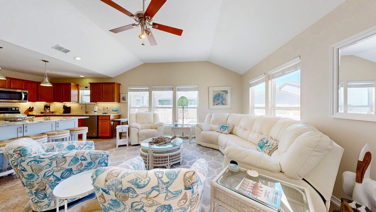 Photo of Livingroom in Safe Harbor