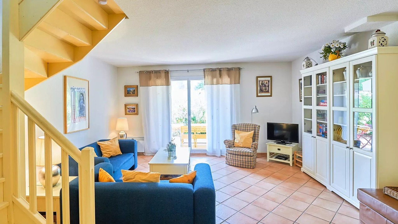 Photo of Livingroom in Nans-les-Pins