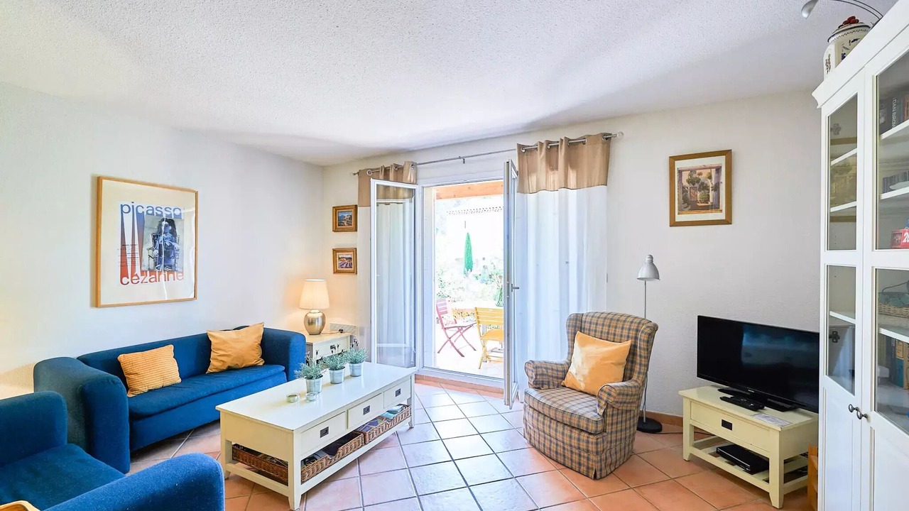 Photo of Livingroom in Nans-les-Pins