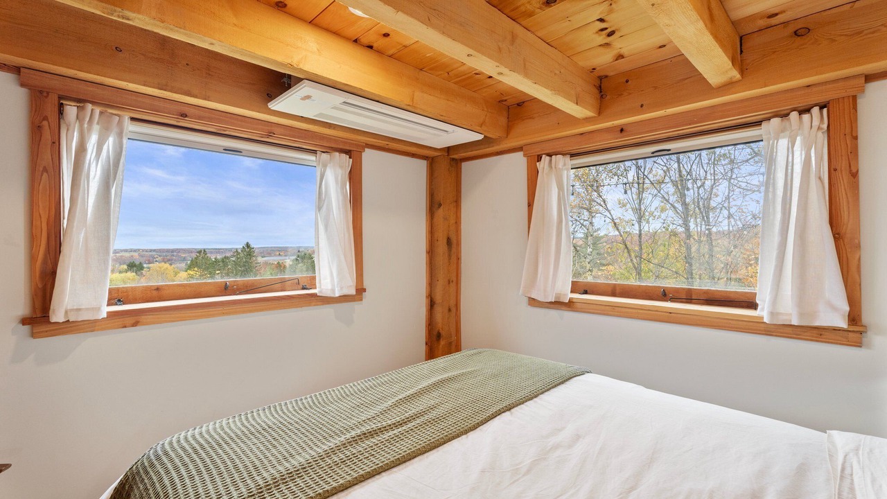 Photo of Bedroom in Ithaca