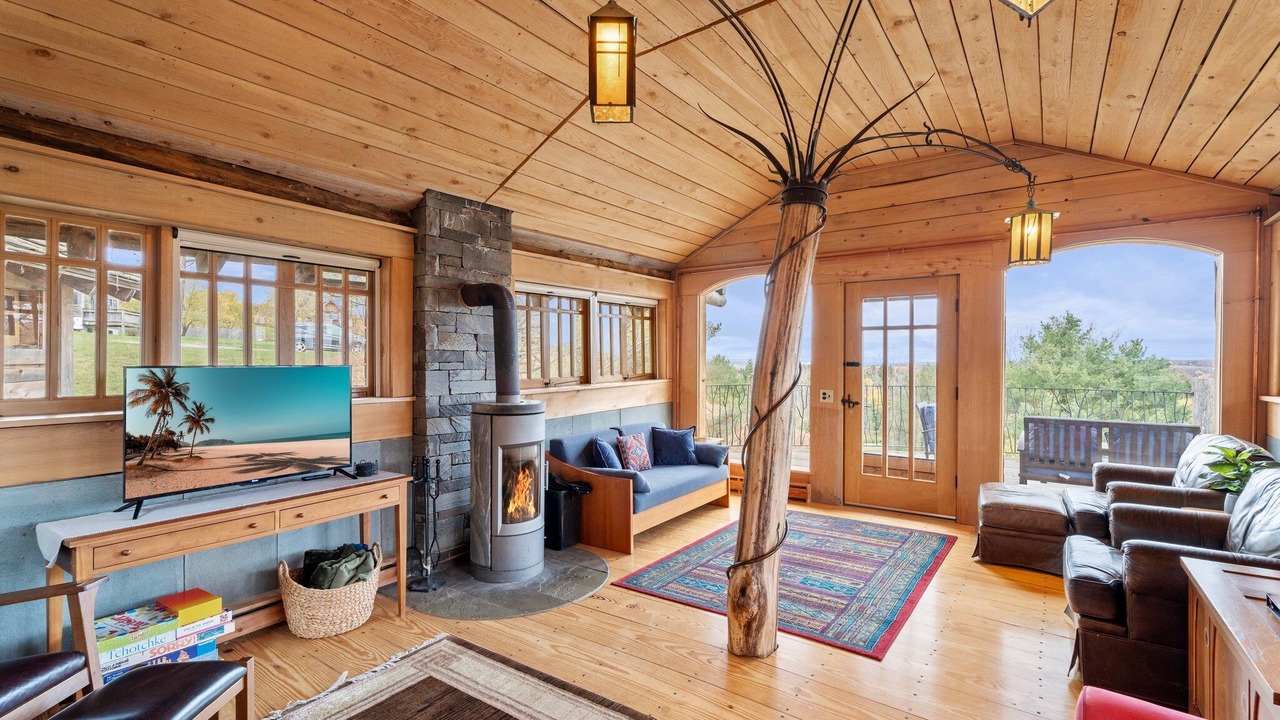 Photo of Livingroom in Ithaca