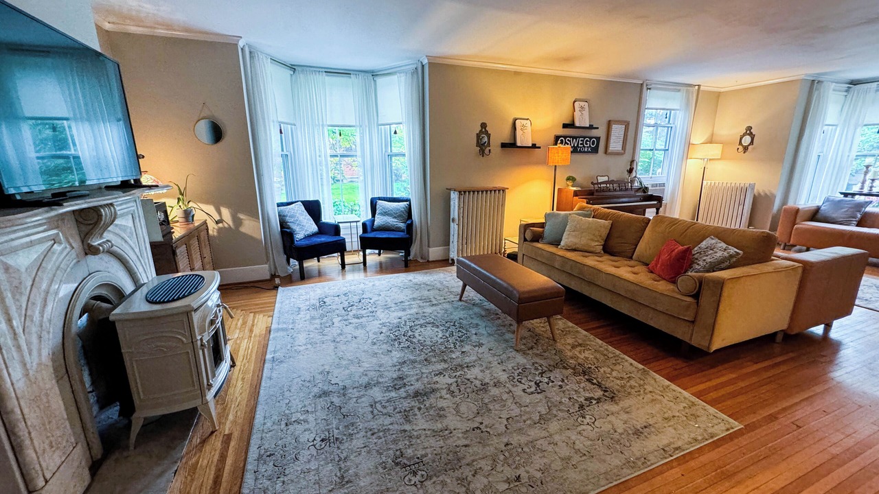 Photo of Livingroom in Oswego