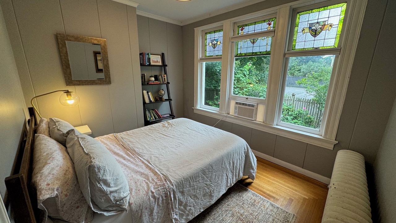 Photo of Bedroom in Oswego