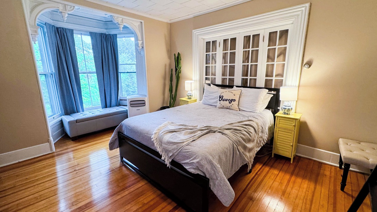 Photo of Bedroom in Oswego