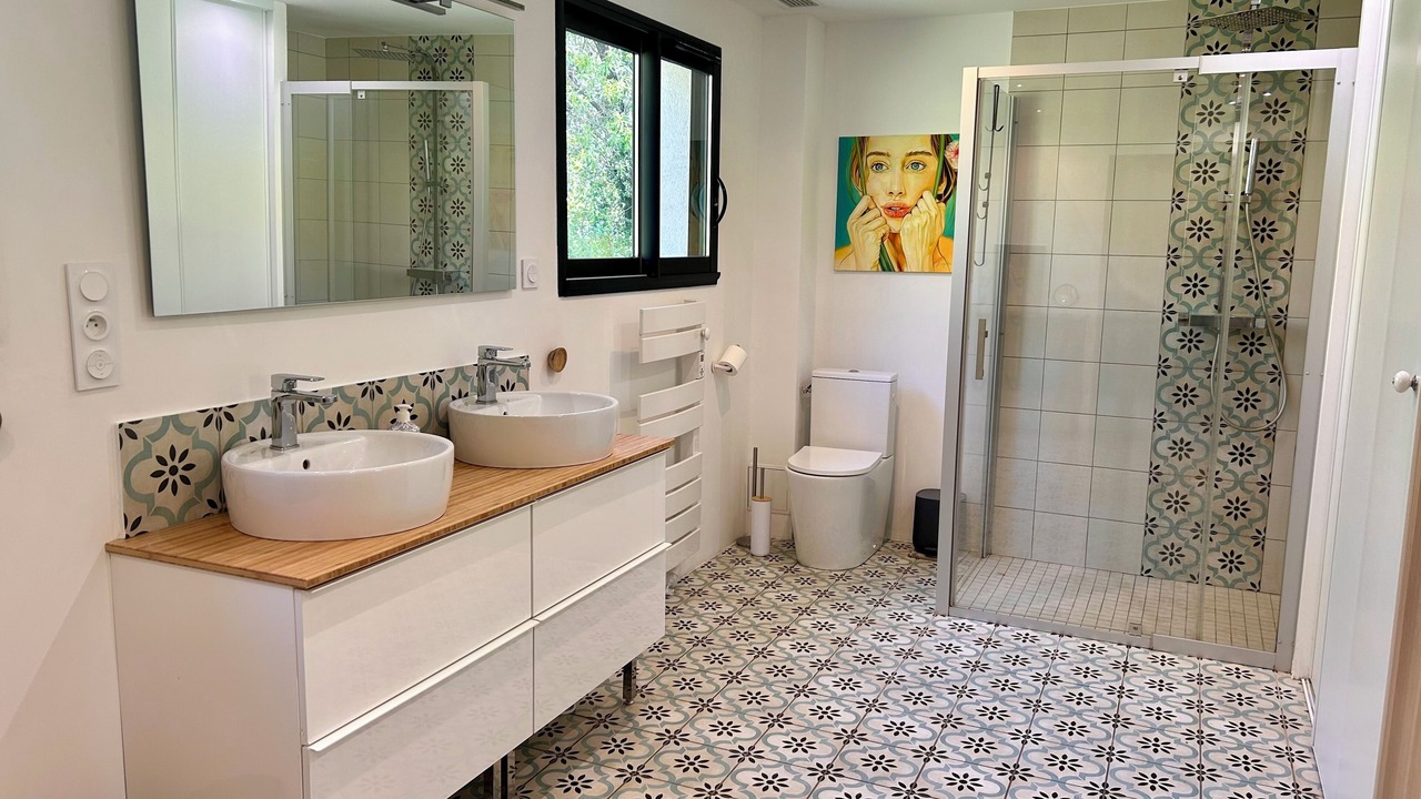 Photo of Bathroom in Saint-Jean-de-Vedas