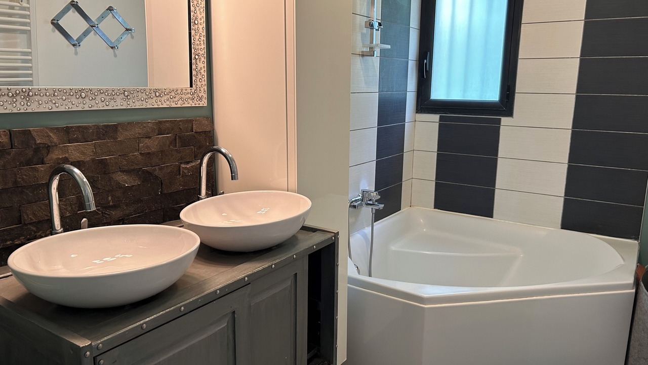 Photo of Bathroom in Saint-Jean-de-Vedas