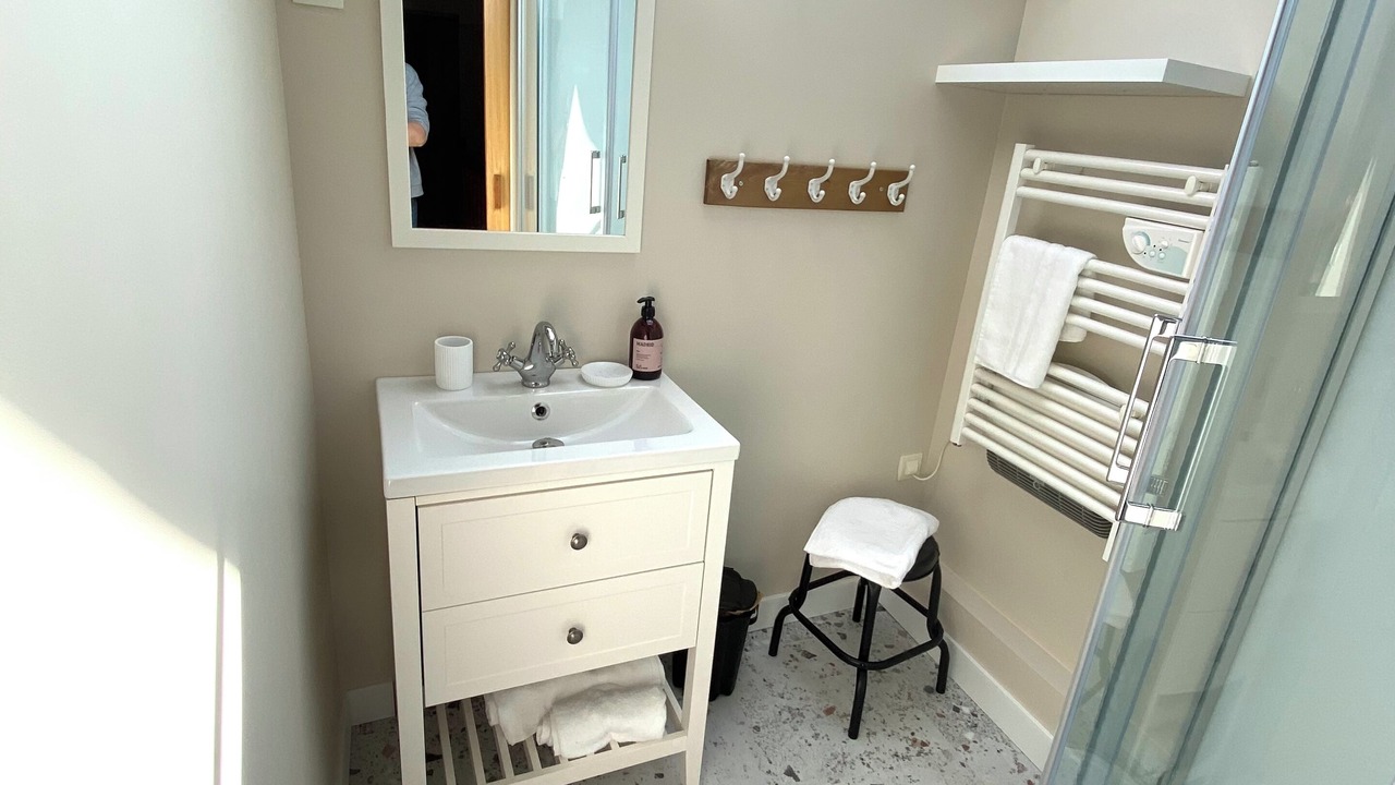 Photo of Bathroom in Le Vivier-sur-Mer