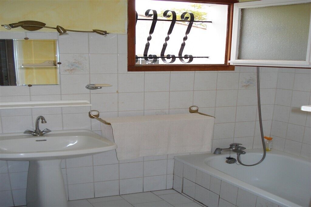 Photo of Bathroom in Cournonsec