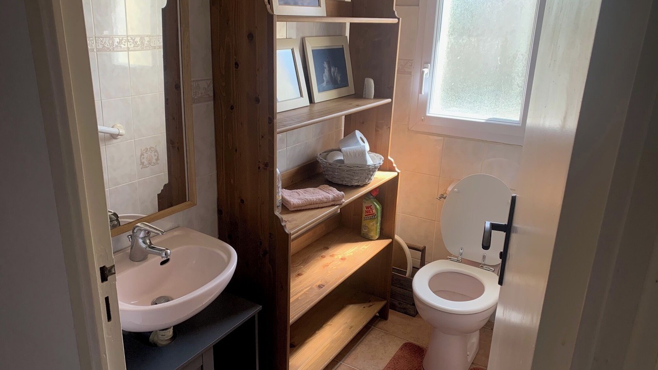 Photo of Bathroom in Plougoulm