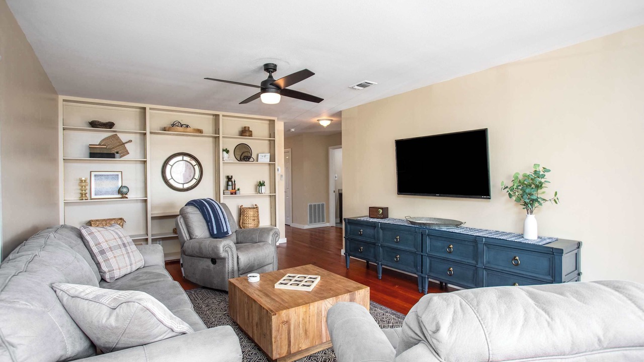 Photo of Livingroom in Fredericksburg