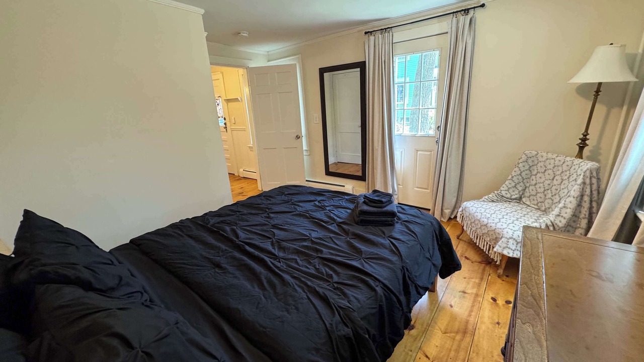 Photo of Bedroom in Salem