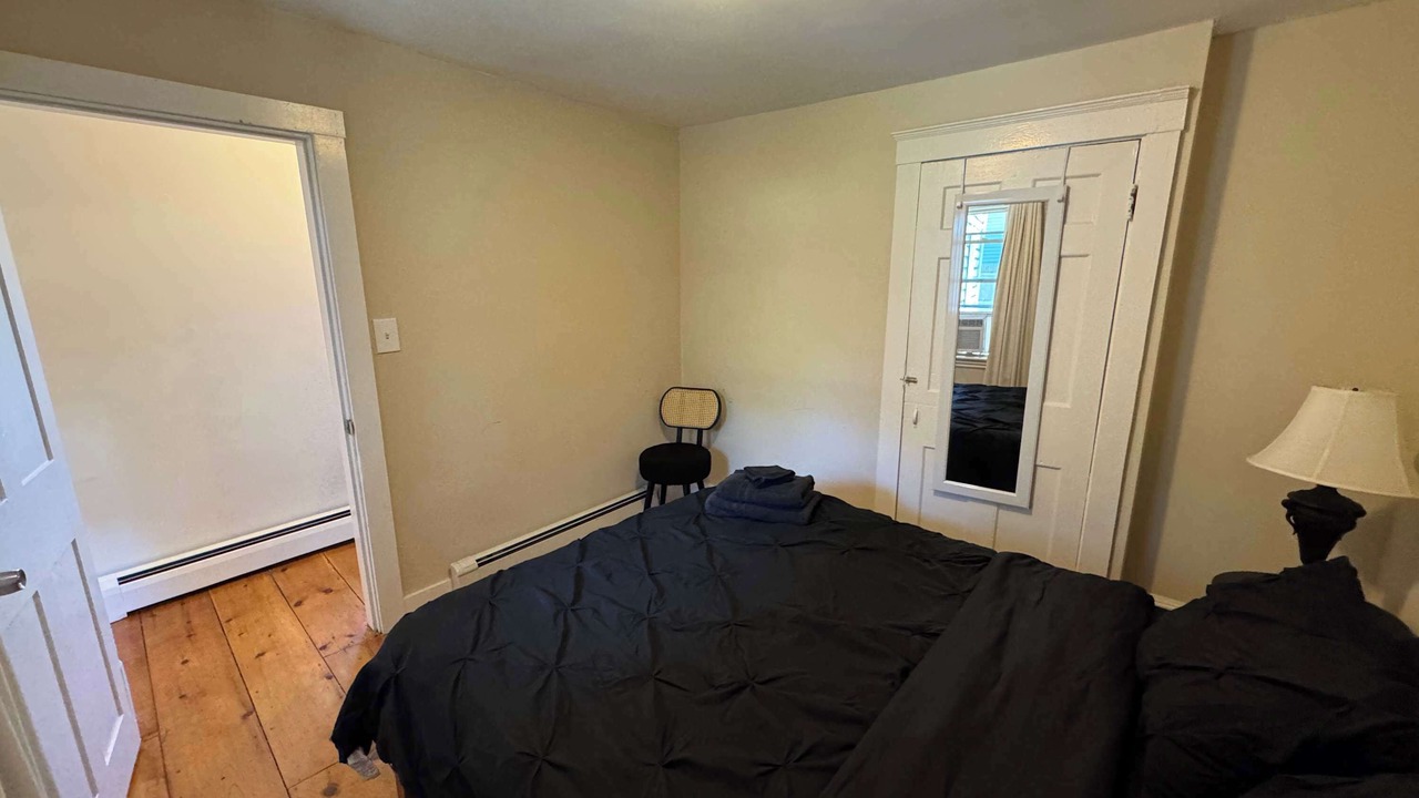 Photo of Bedroom in Salem