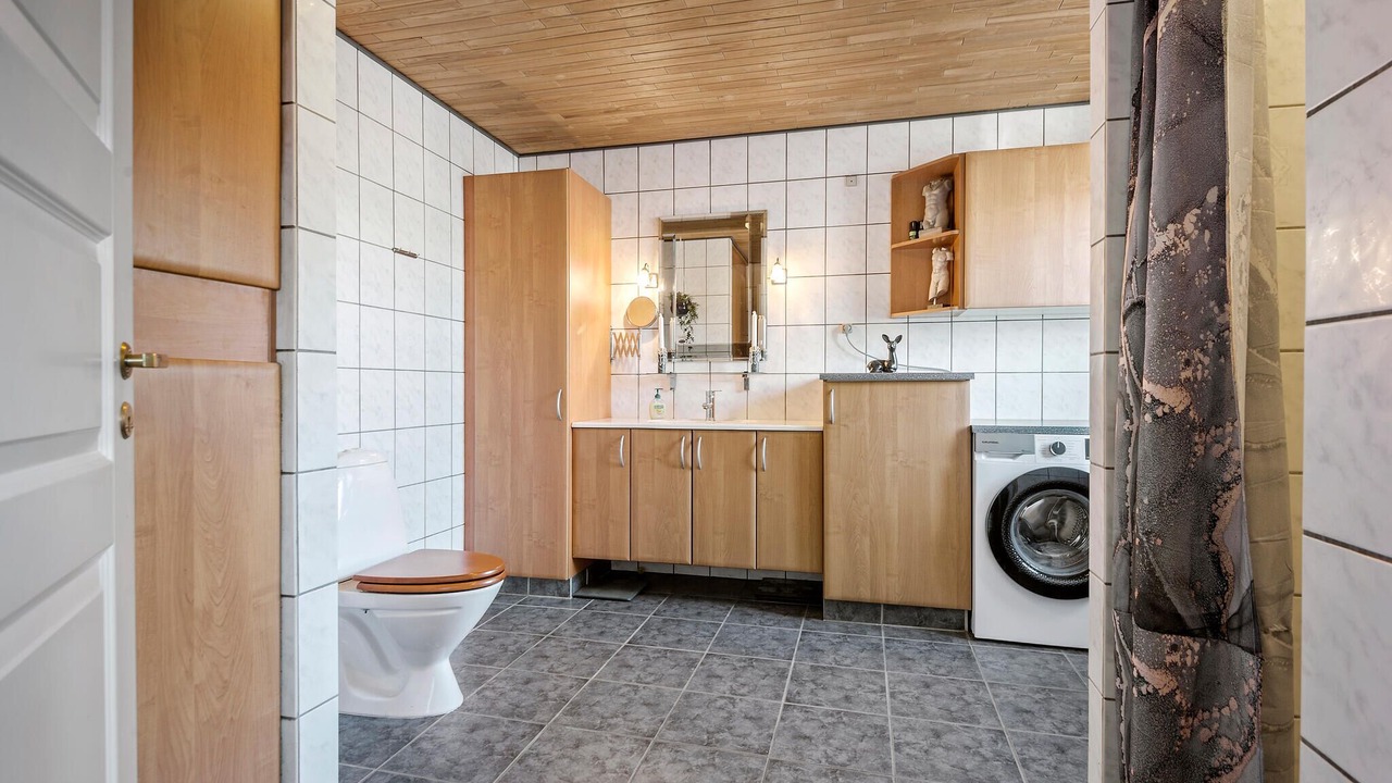 Photo of Bathroom in Give