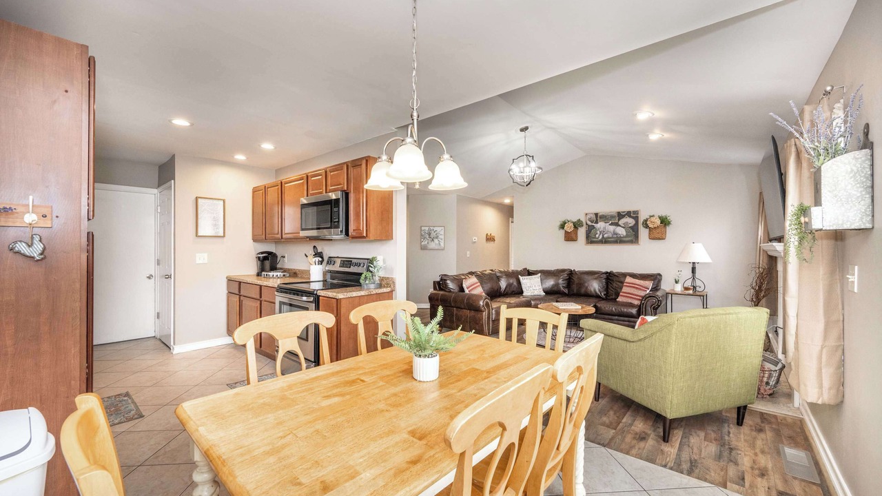 Photo of Others in Monroe