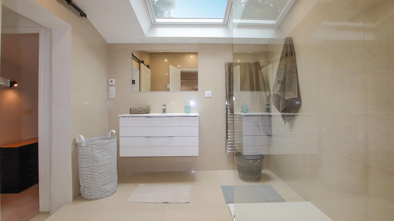 Photo of Bathroom in Piegon