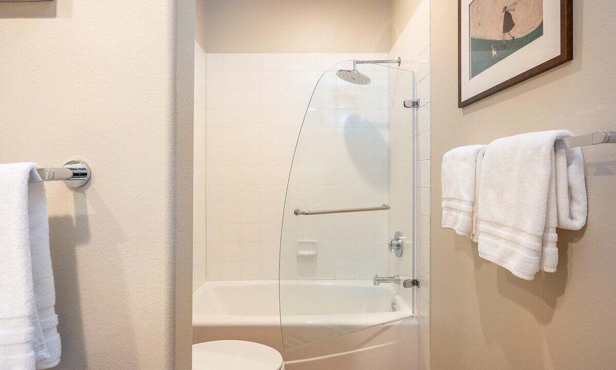 Photo of Bathroom in Broken Top