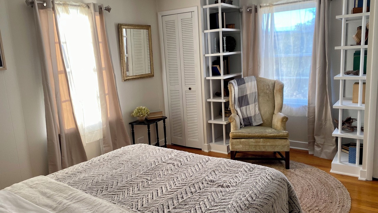Photo of Bedroom in Rockbridge Baths