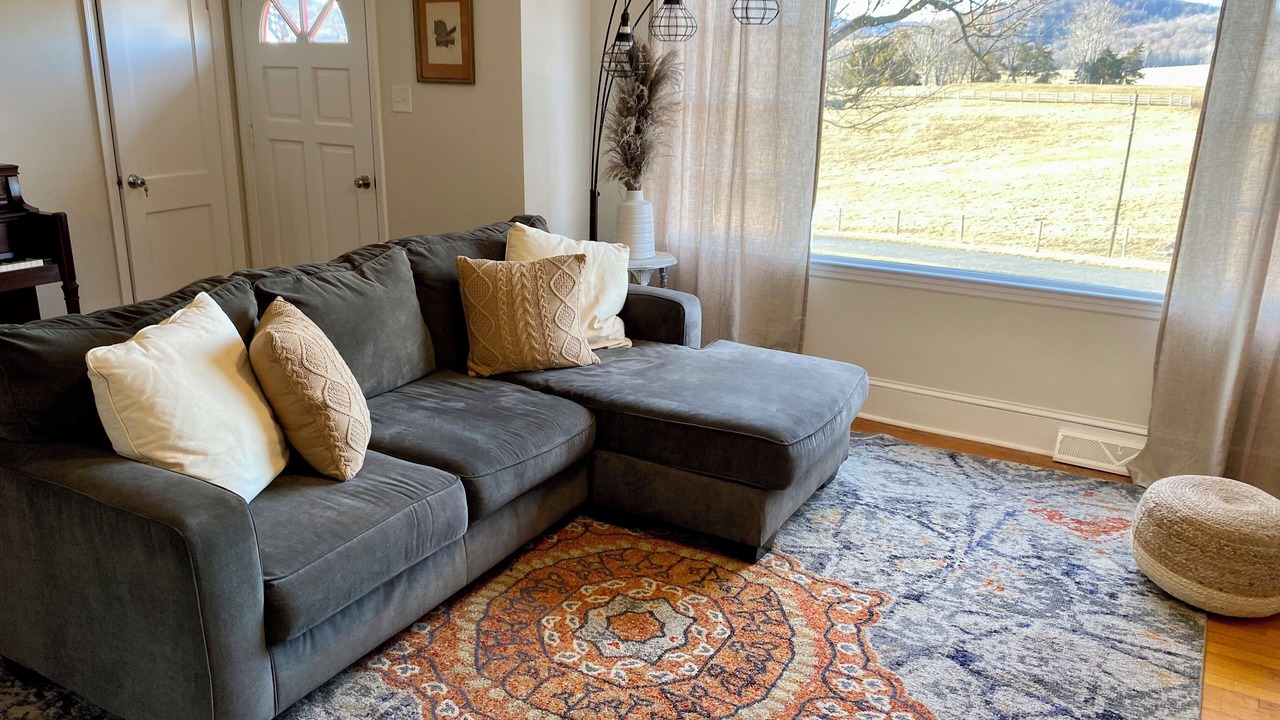 Photo of Livingroom in Rockbridge Baths