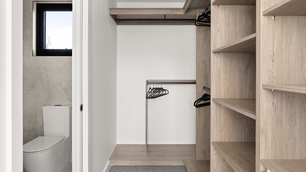 Photo of Others in Rosanna