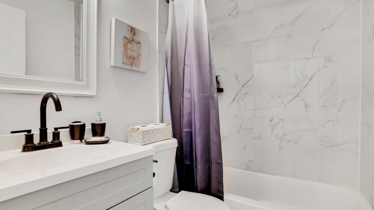 Photo of Bathroom in Harbordale