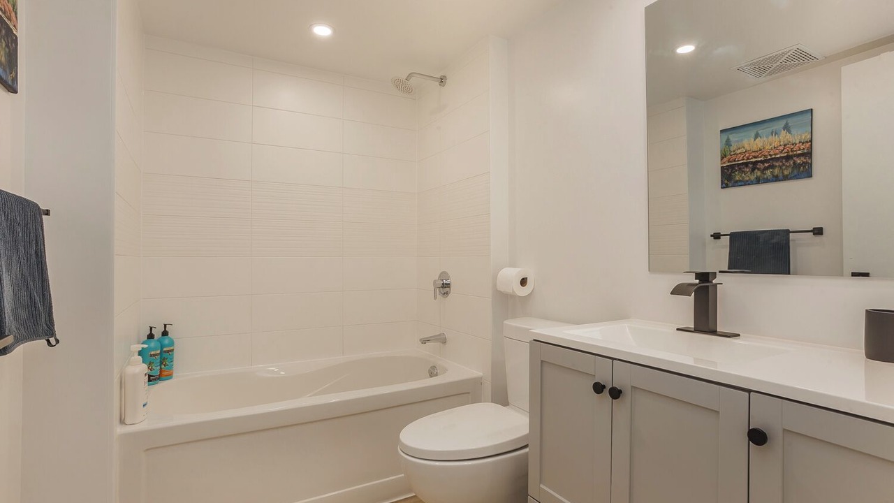 Photo of Bathroom in Bathurst Quay