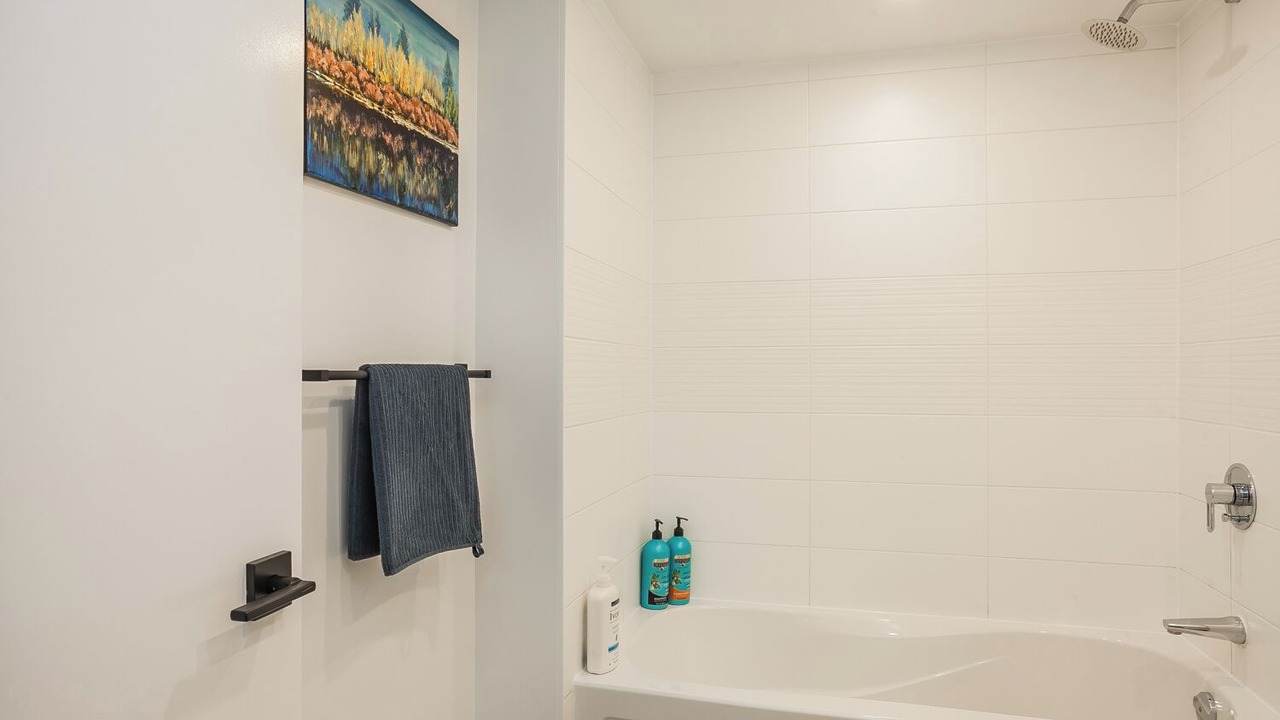 Photo of Bathroom in Bathurst Quay