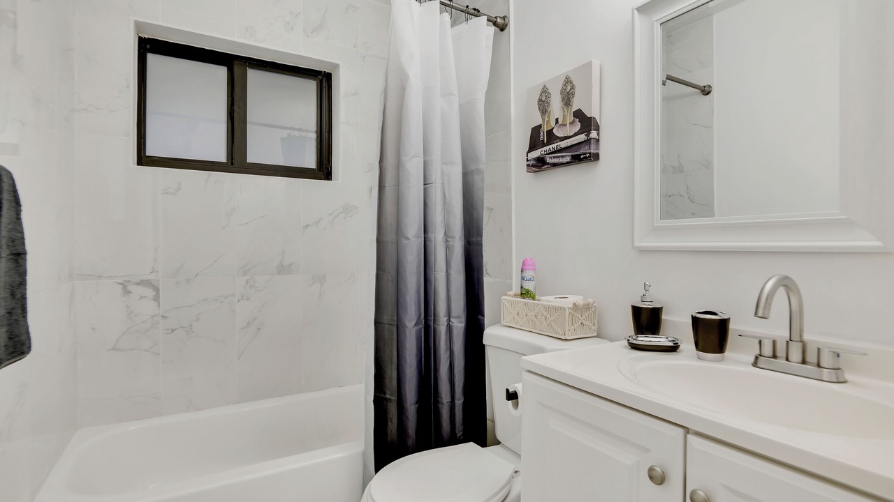 Photo of Bathroom in Harbordale