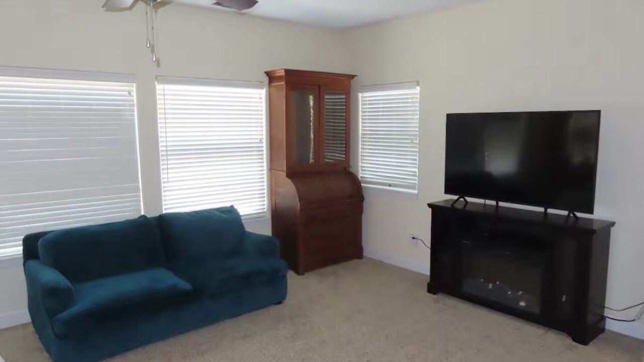 Photo of Livingroom in Oak Shores