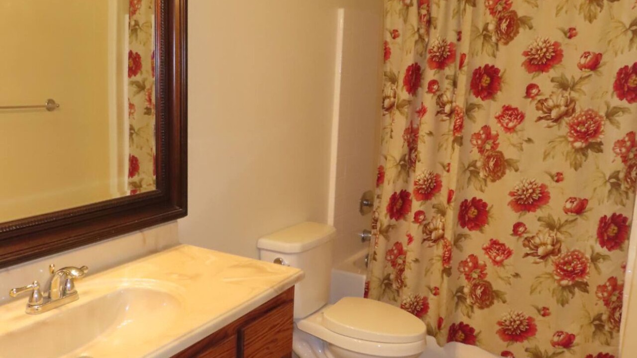 Photo of Bathroom in Oak Shores
