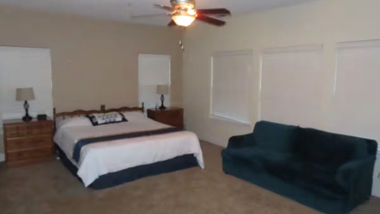 Photo of Bedroom in Oak Shores