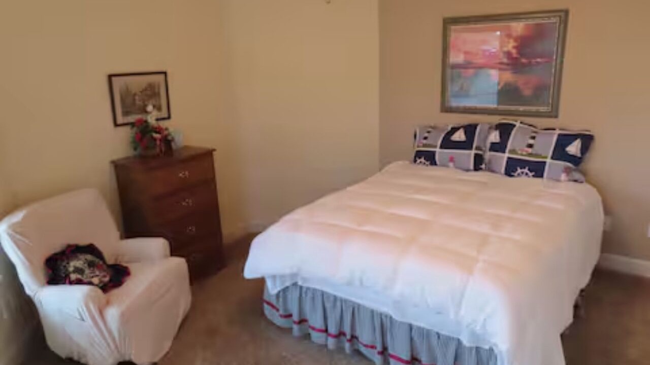 Photo of Bedroom in Oak Shores