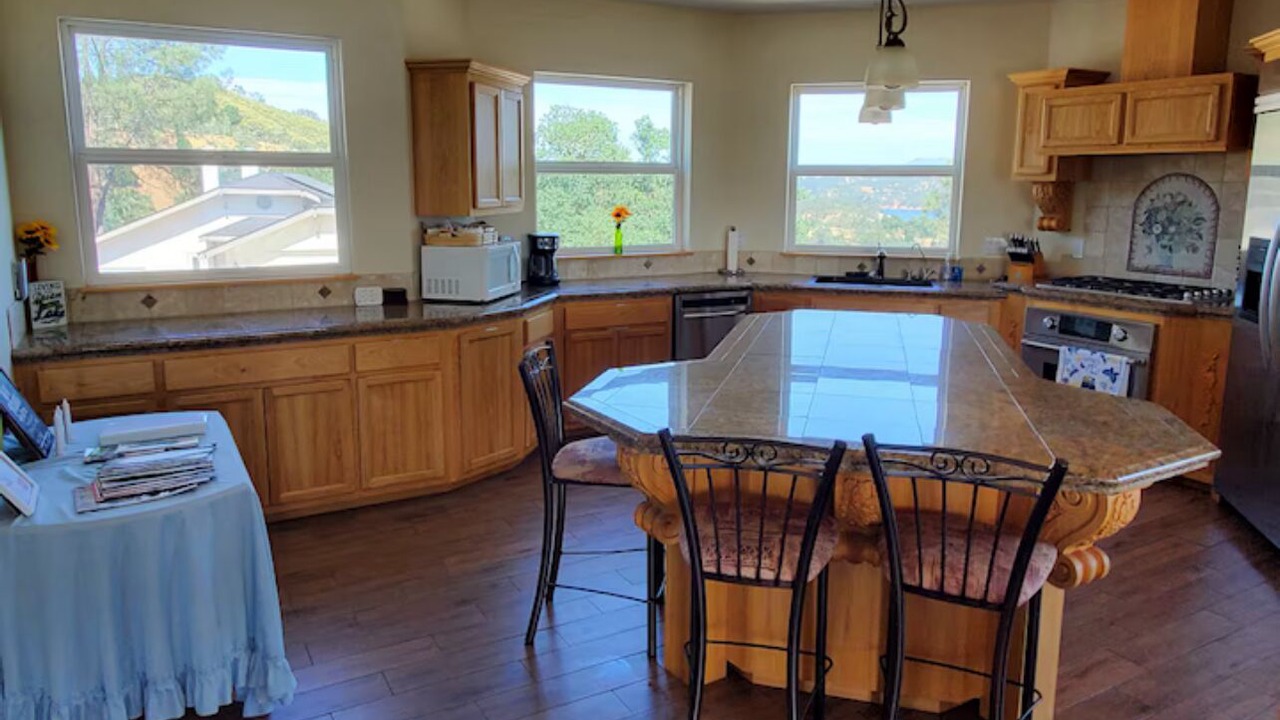 Photo of Kitchen in Oak Shores