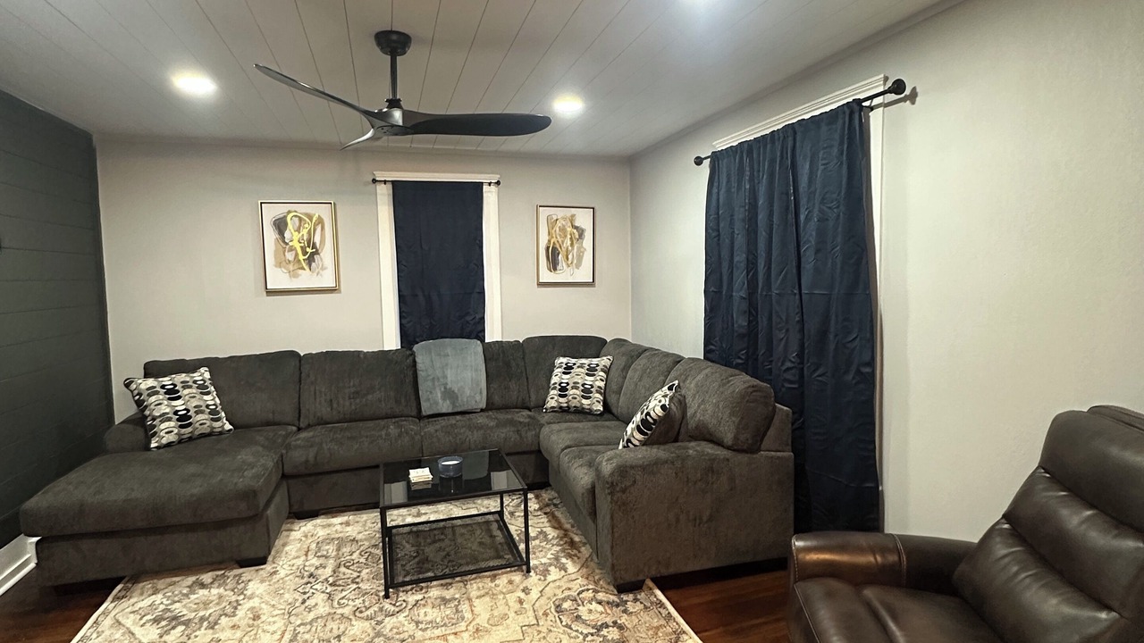 Photo of Livingroom in Cortland