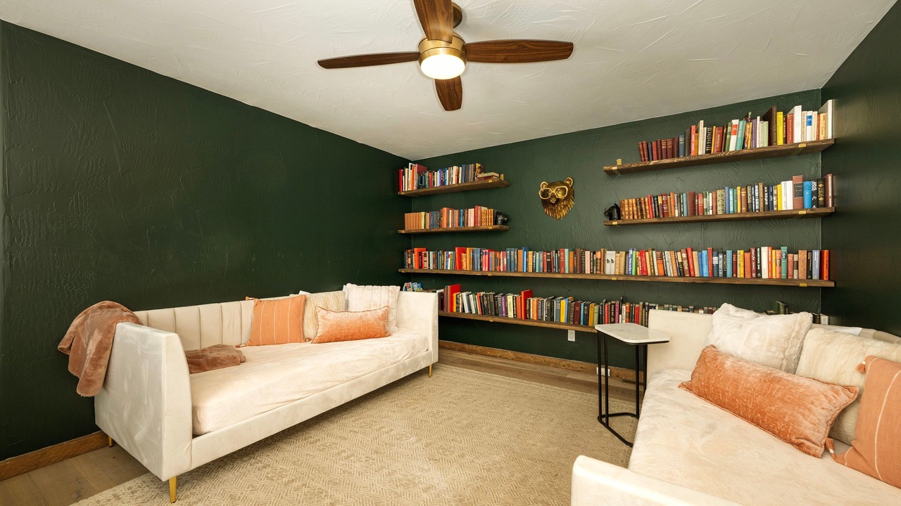 Photo of Livingroom in Fraser