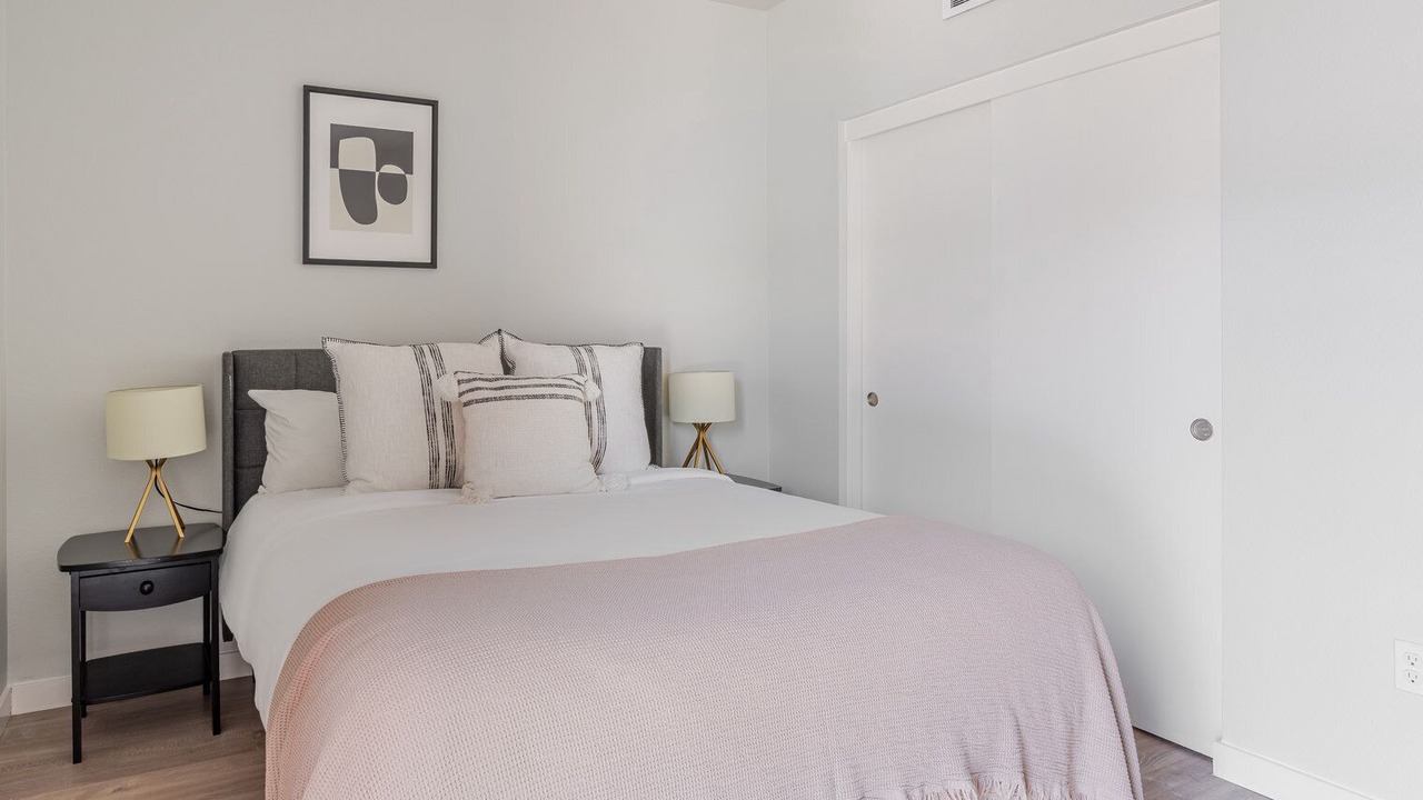Photo of Bedroom in Oakland