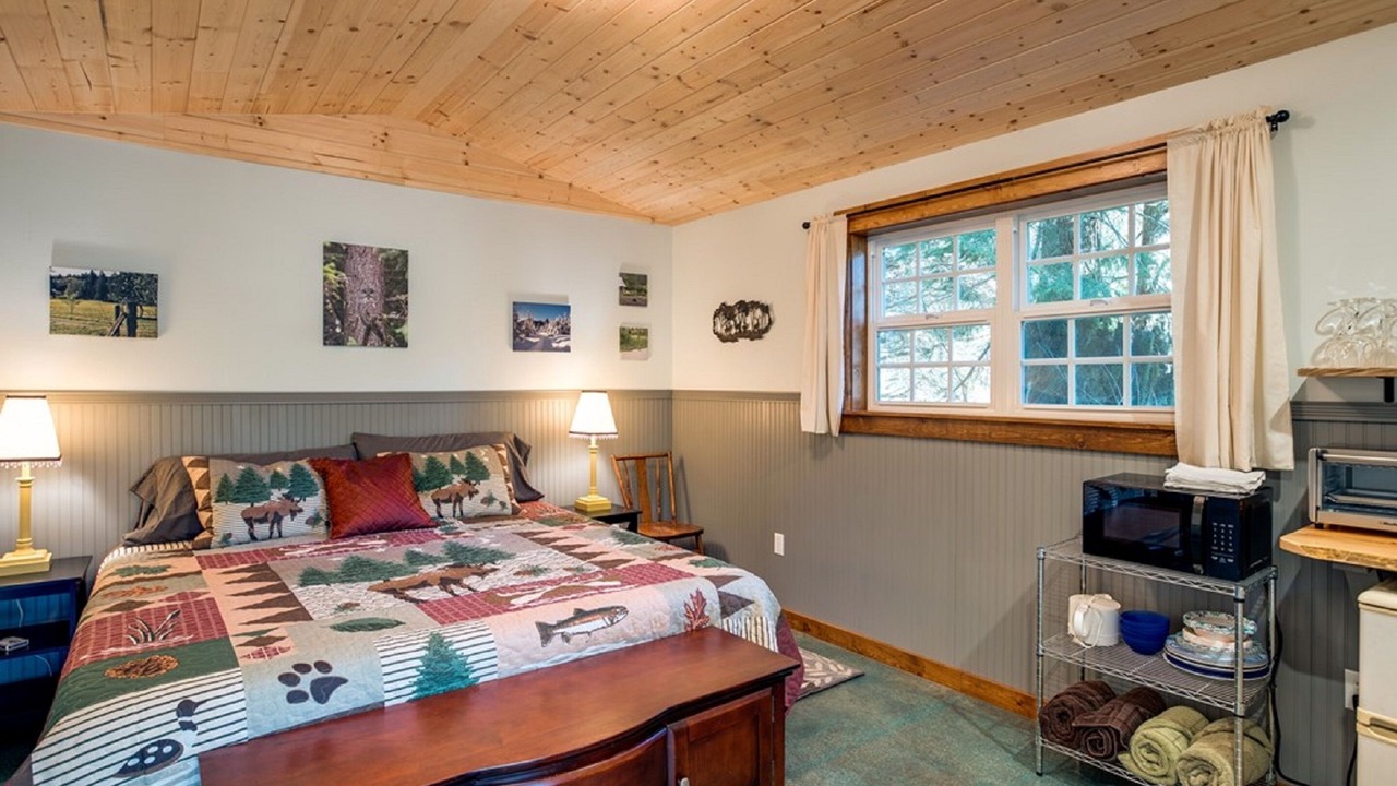 Photo of Bedroom in Maple Falls