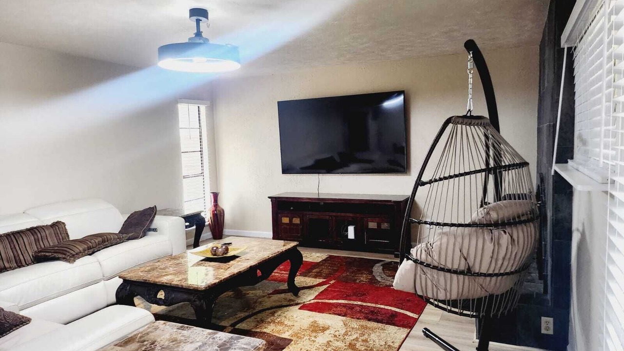 Photo of Livingroom in The Colony