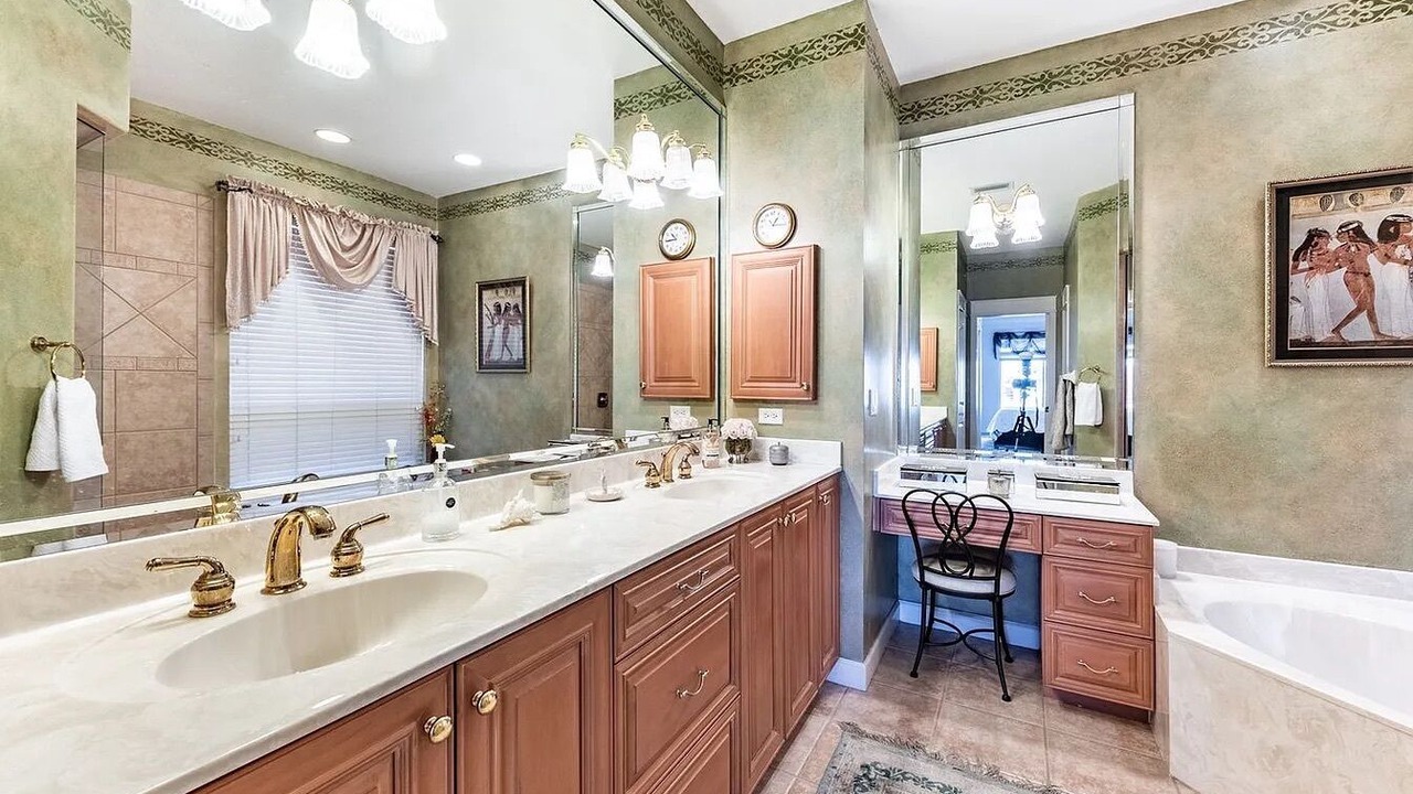 Photo of Bathroom in Burnt Store Isles