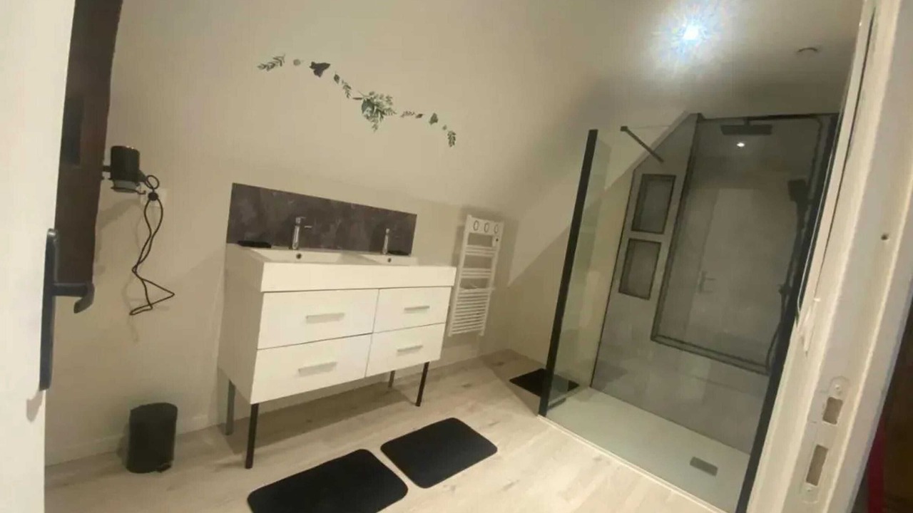 Photo of Bathroom in Saint-Beron