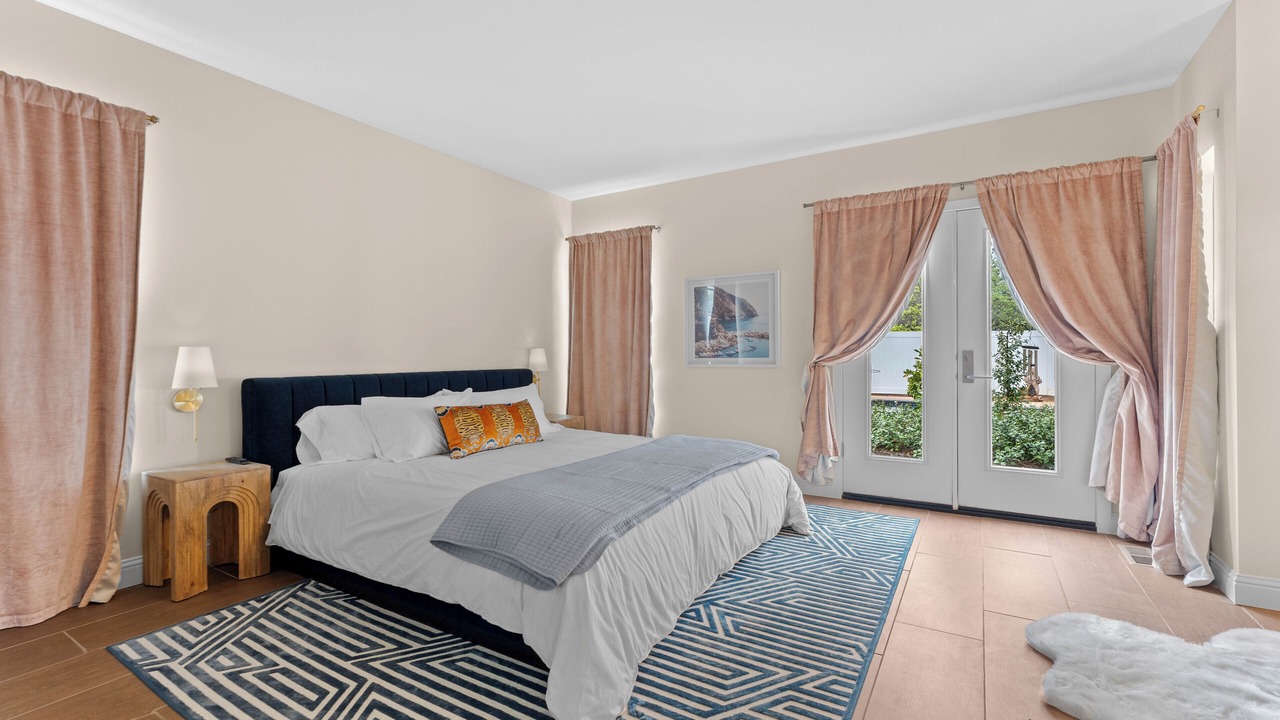 Photo of Bedroom in Sunset